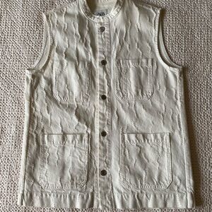 Zara Cream Textured Sleeveless Button-Front Vest